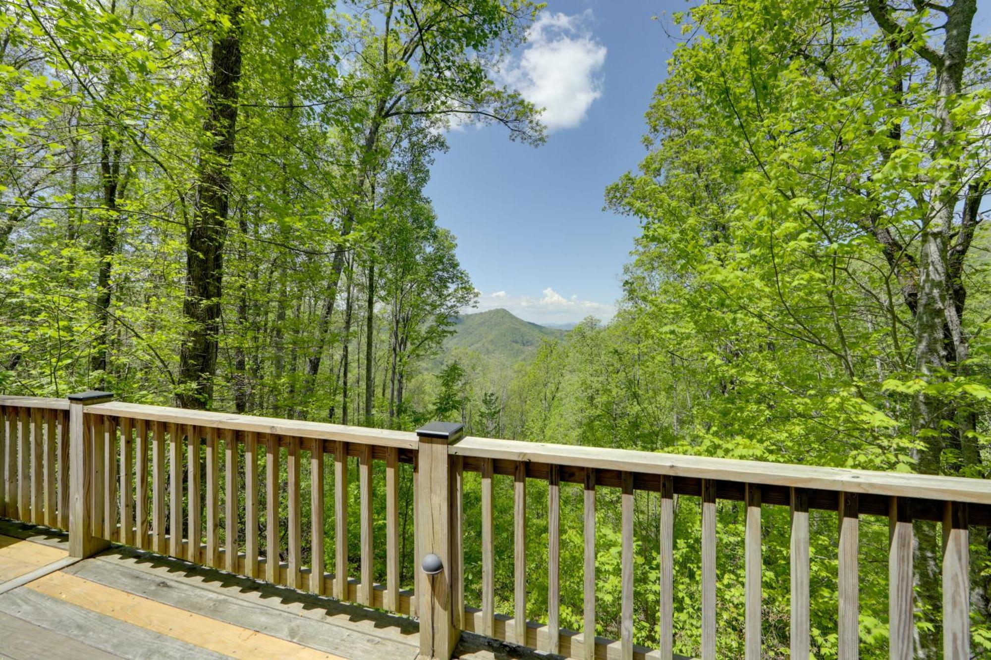 Bryson City Cabin With Hot Tub And Mountain Views! 外观 照片